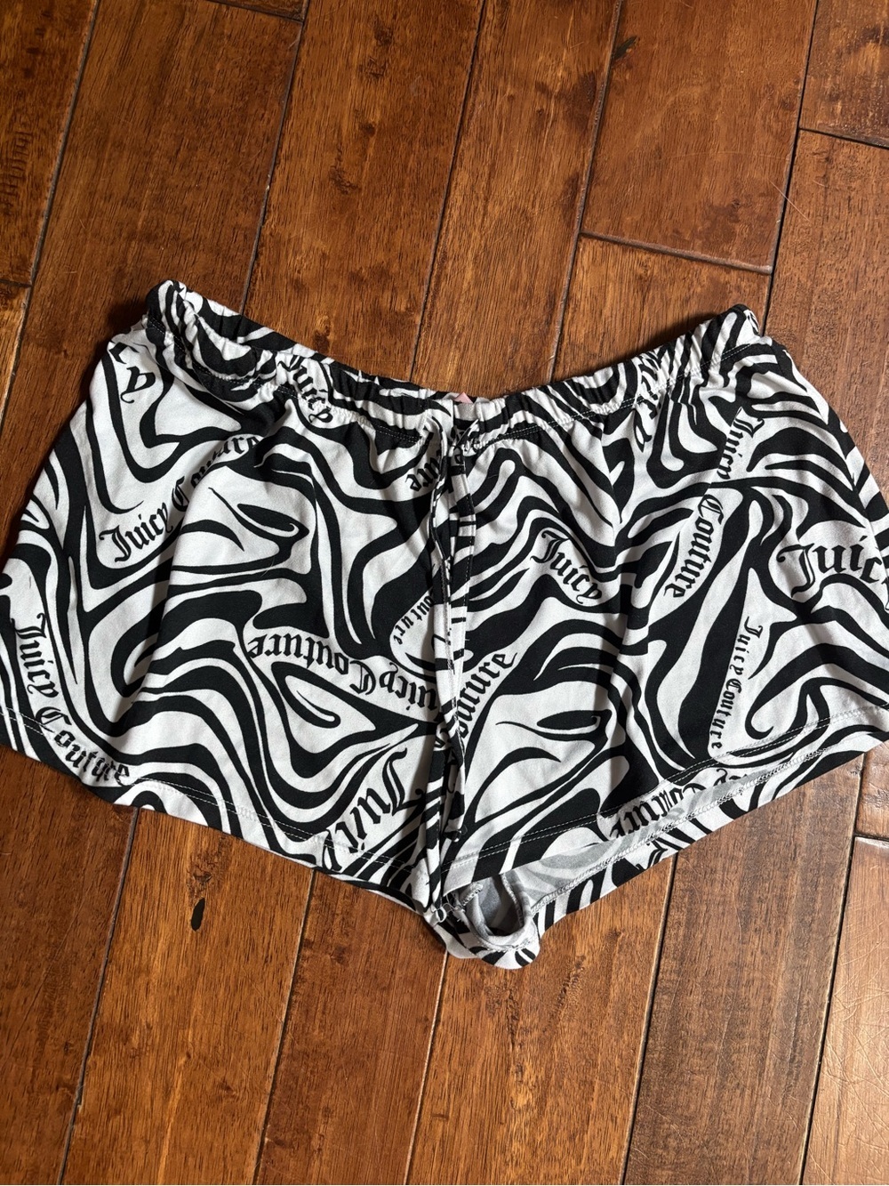Y2K Juicy Couture Black & White Swirl Print Women's Shorts Lg